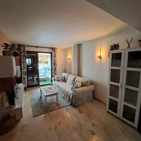 Olivia Sunny 2 Bedroom Punta Prima Lägenhet *